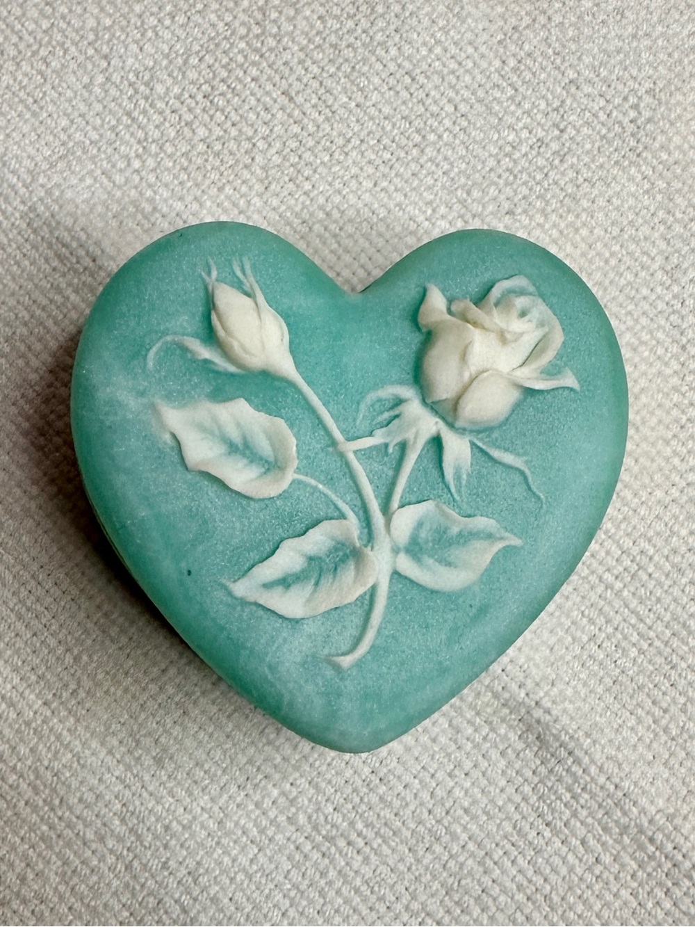 Vintage Design Gifts International Heart Trinket Box Aqua White Rose